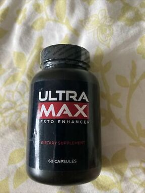 Jar with UltraMax Testo Enhancer capsules, Heinrich Review from Berlin
