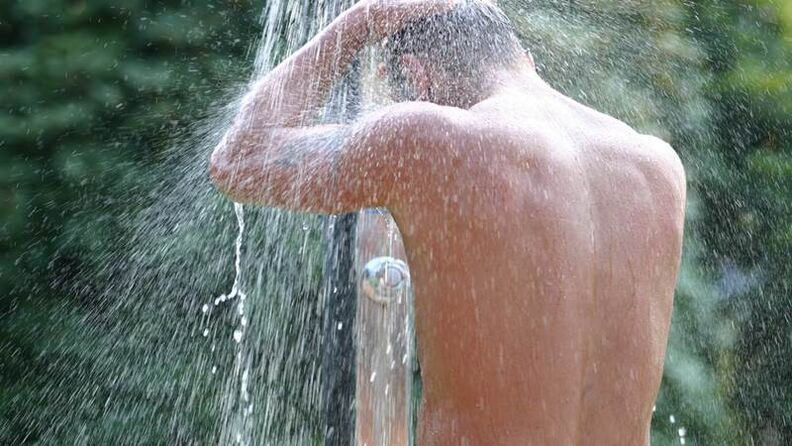 Contrast shower helps to refresh a man and increases potency